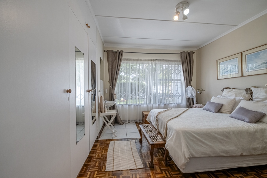 4 Bedroom Property for Sale in Summerstrand Eastern Cape